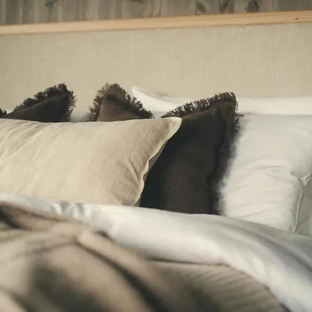 Brimi Fjellstugu * Tessand